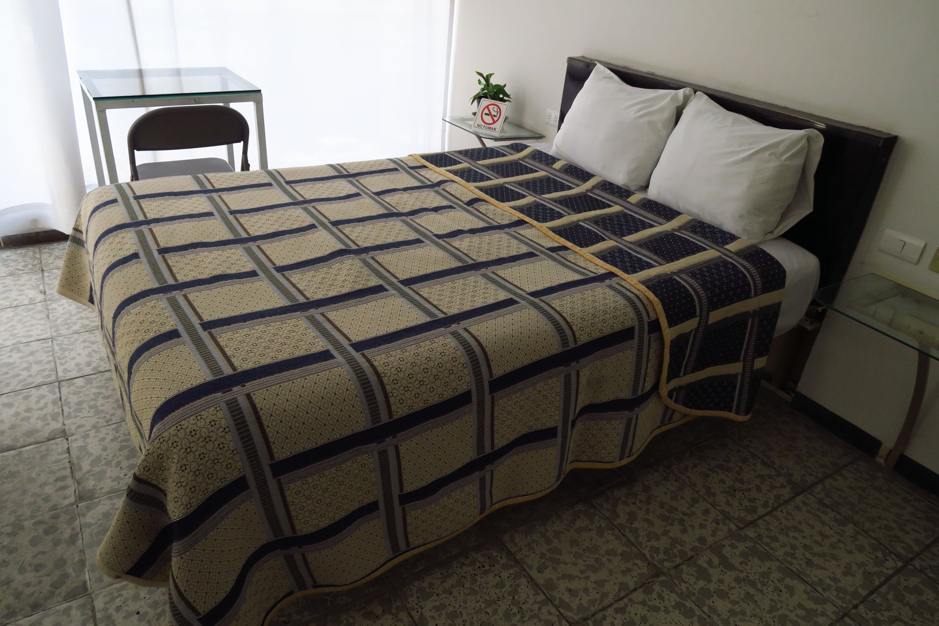 HOTEL LLANITO - CAMA MATRIMONIAL