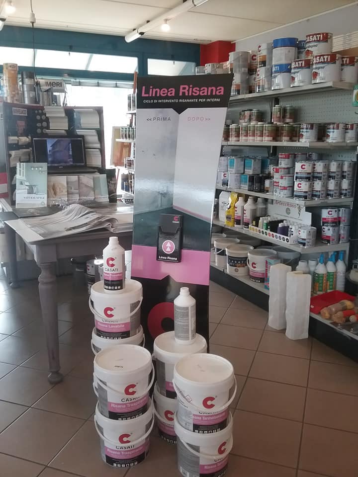 barattoli di vernici