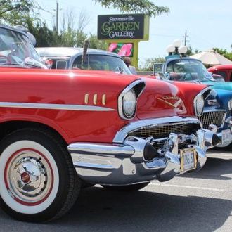 classic car at stevensville garden gallery parking lot during safari niagara fathers day car show