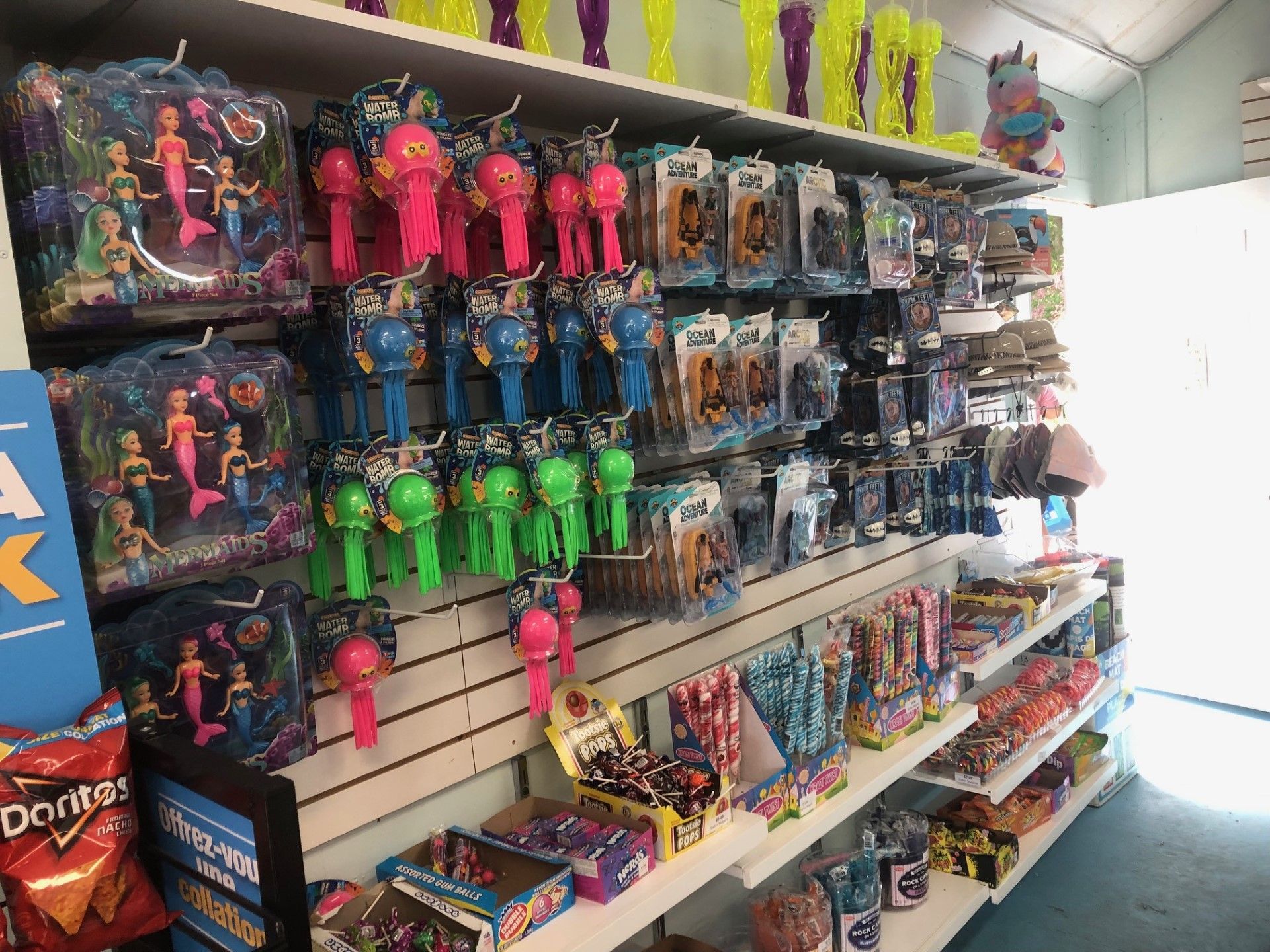 kool stop shelf filled with lots of toys at family friendly zoo niagara