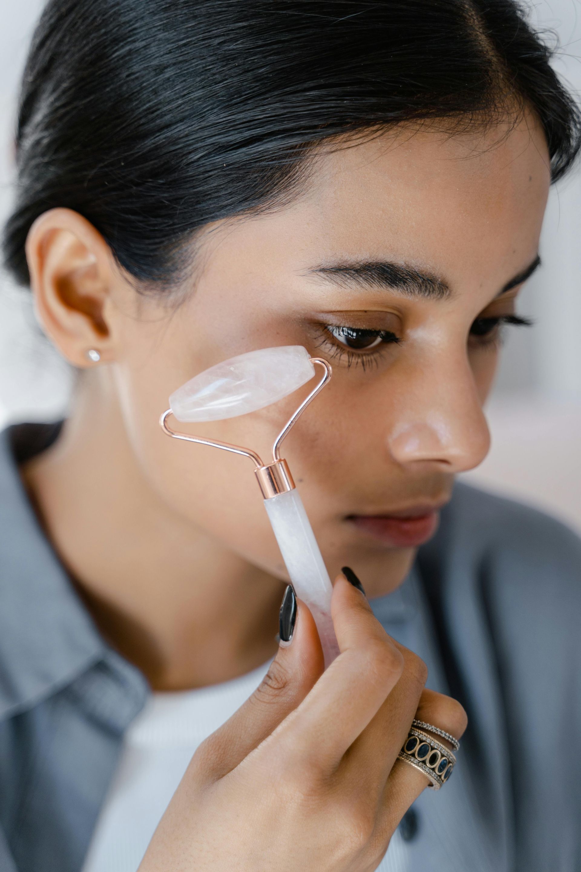 une femme se fait un massage visage avec un roller
massage bébé; Massage dos, massage détente, massage tonique, massage bien être, massage sur mesure, massage relaxant, massage visage colmar, ribeauvillé, horbourg wihr, wintzenheim 