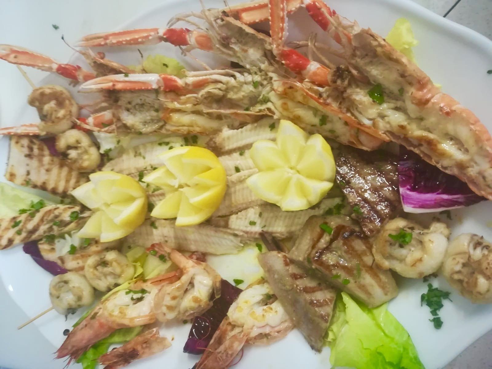 piatto misto di pesce