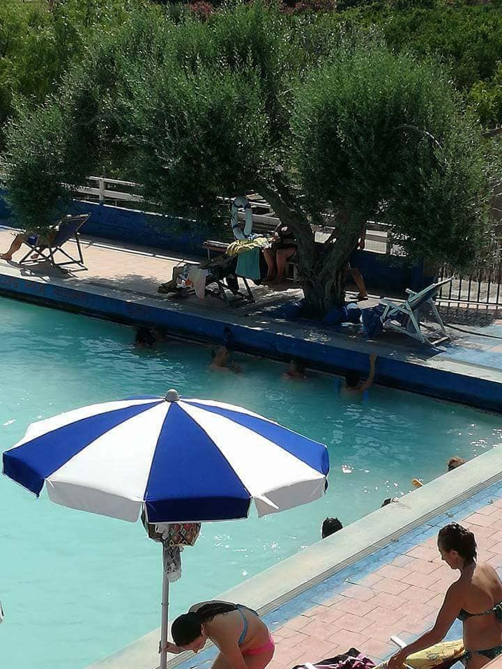 piscina termale in estate