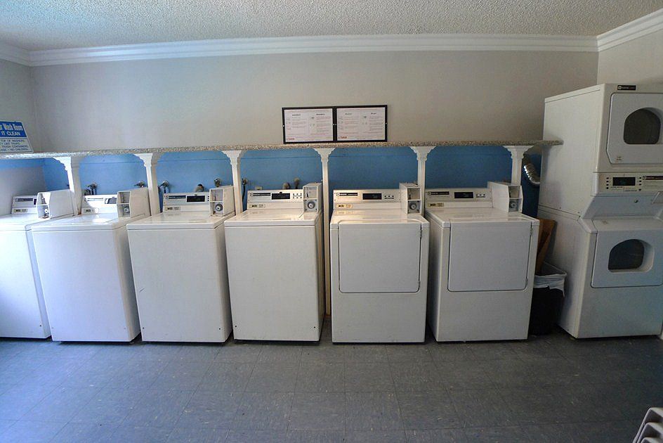 VILLA ANDALUCIA laundry