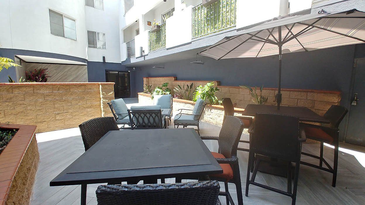 Villa De Adel B.A. Management