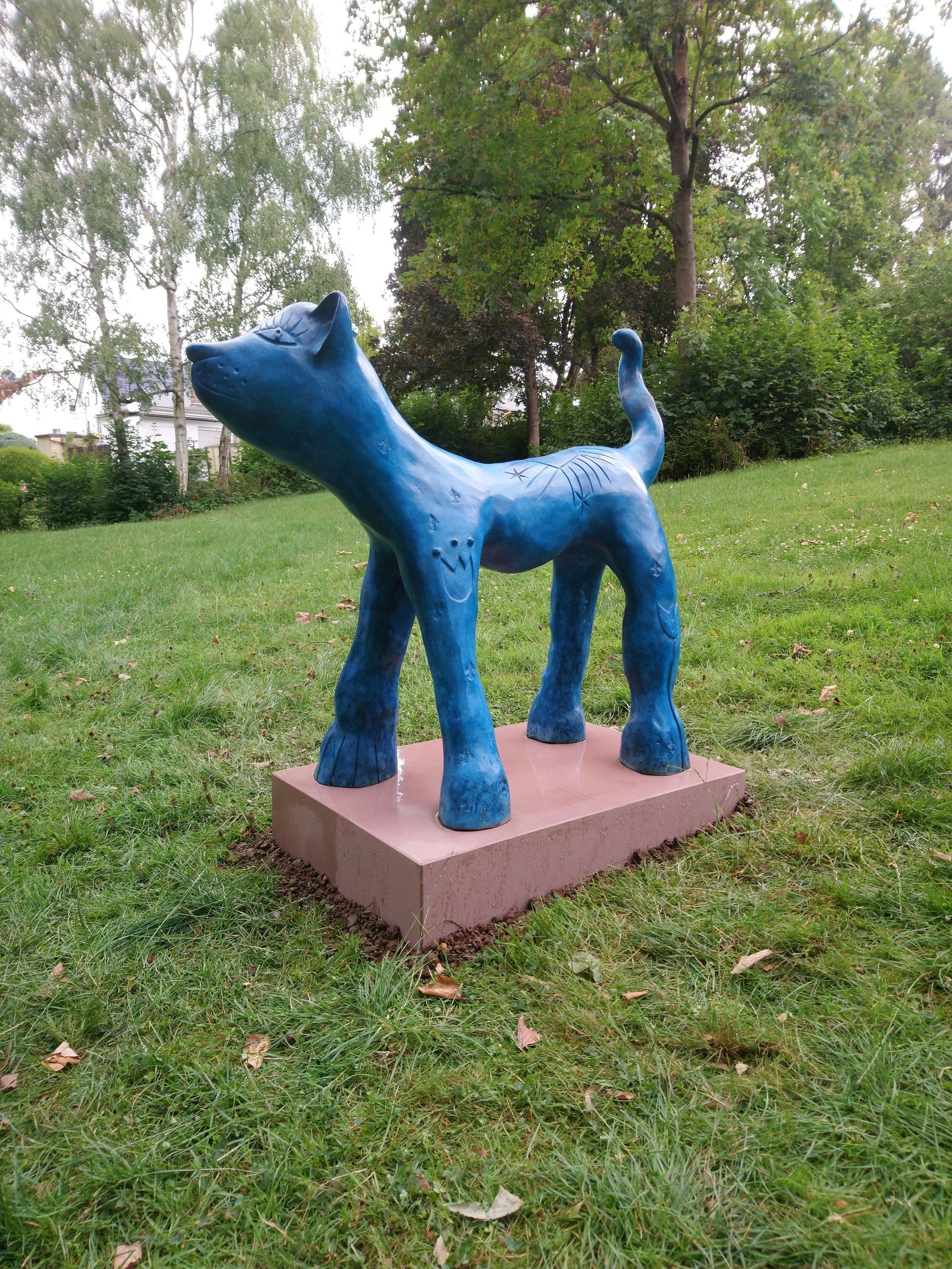 „Blau Miau“ Bronze limitierte Auflage, Künstlerin Carin Grudda by Galerie Elzenheimer