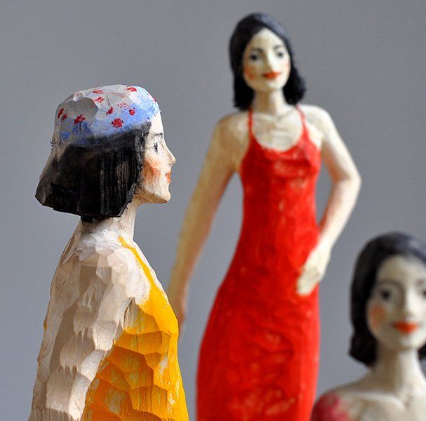 Michael Pickl, „Girls, Girls,Girls …“ Lindenholz, Farbpigment