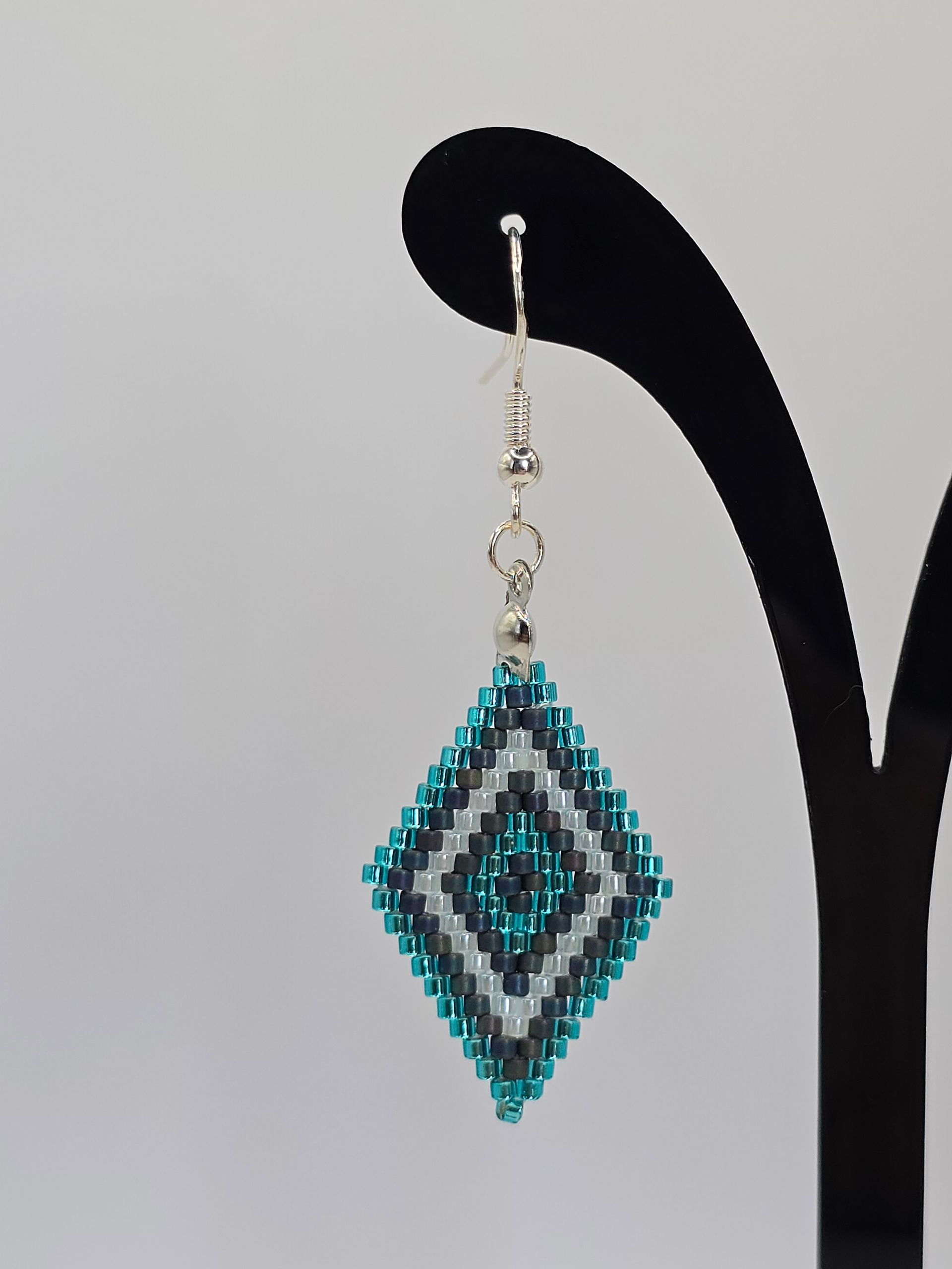 Blauwe ruit oorbellen