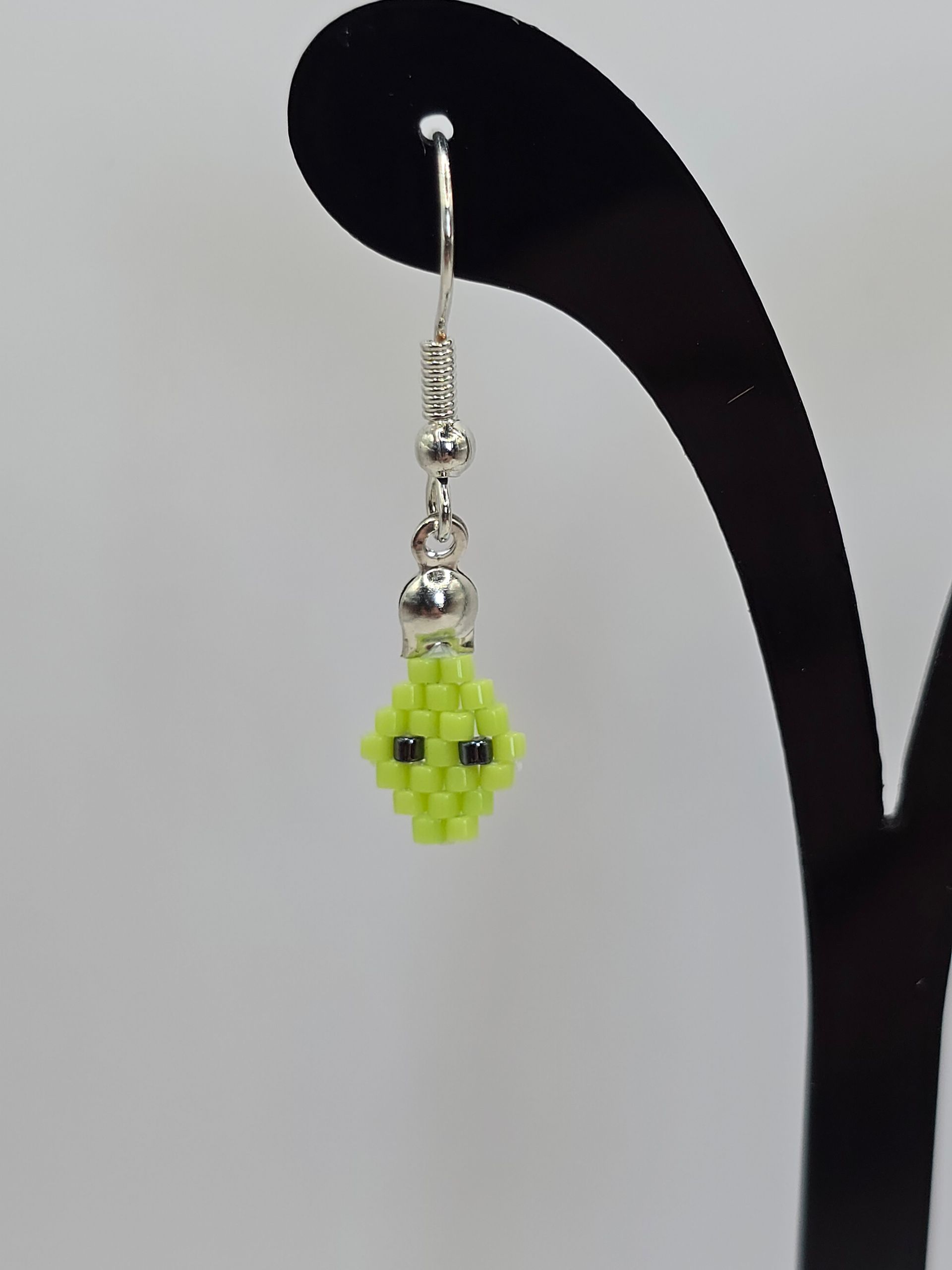 alien hoofd oorbellen