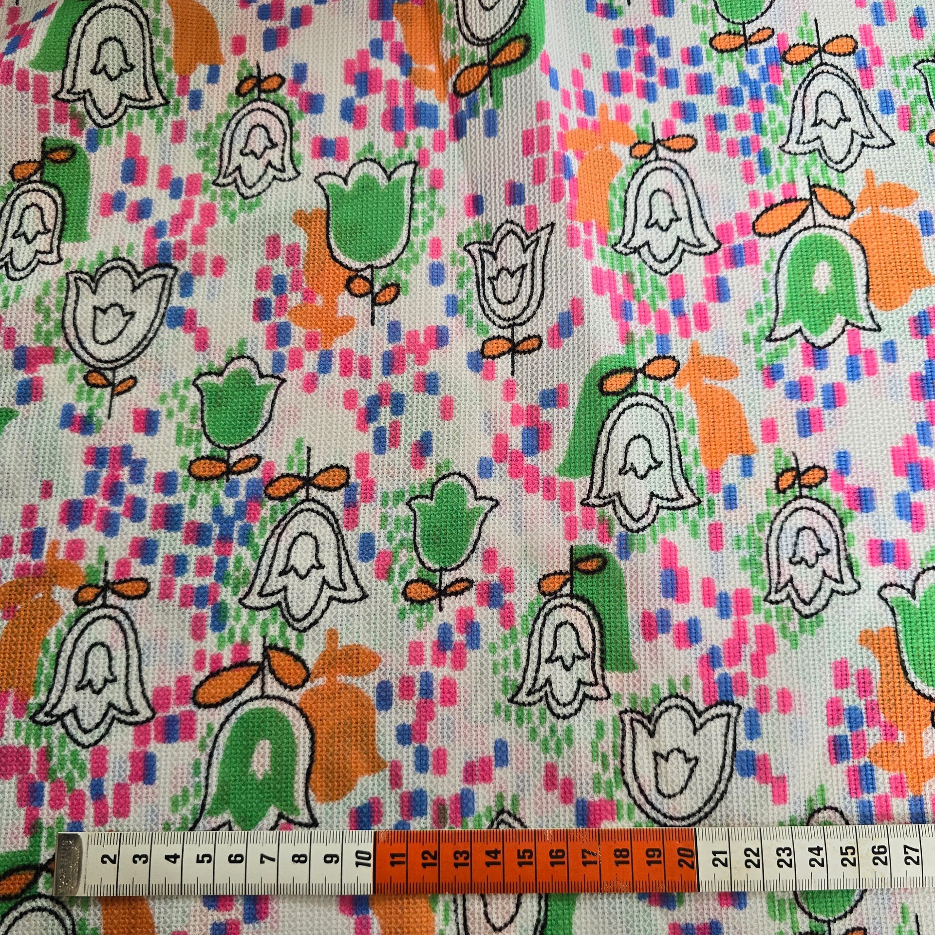 oranje met groene tulpjes