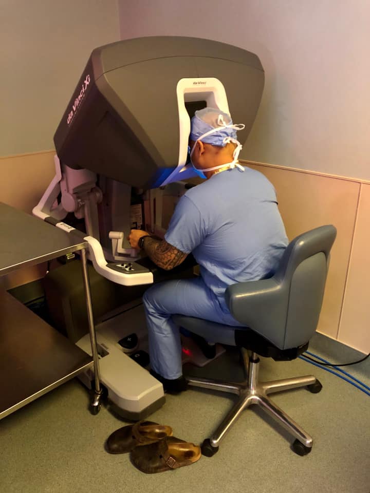 Doctor Using Hospital Equipment | Perrysburg, OH | Toledo Surgical Associates, Inc.