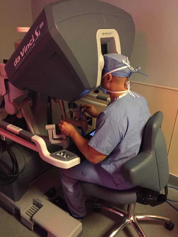 Doctor Using Robotic Surgery Equipment | Perrysburg, OH | Toledo Surgical Associates, Inc.