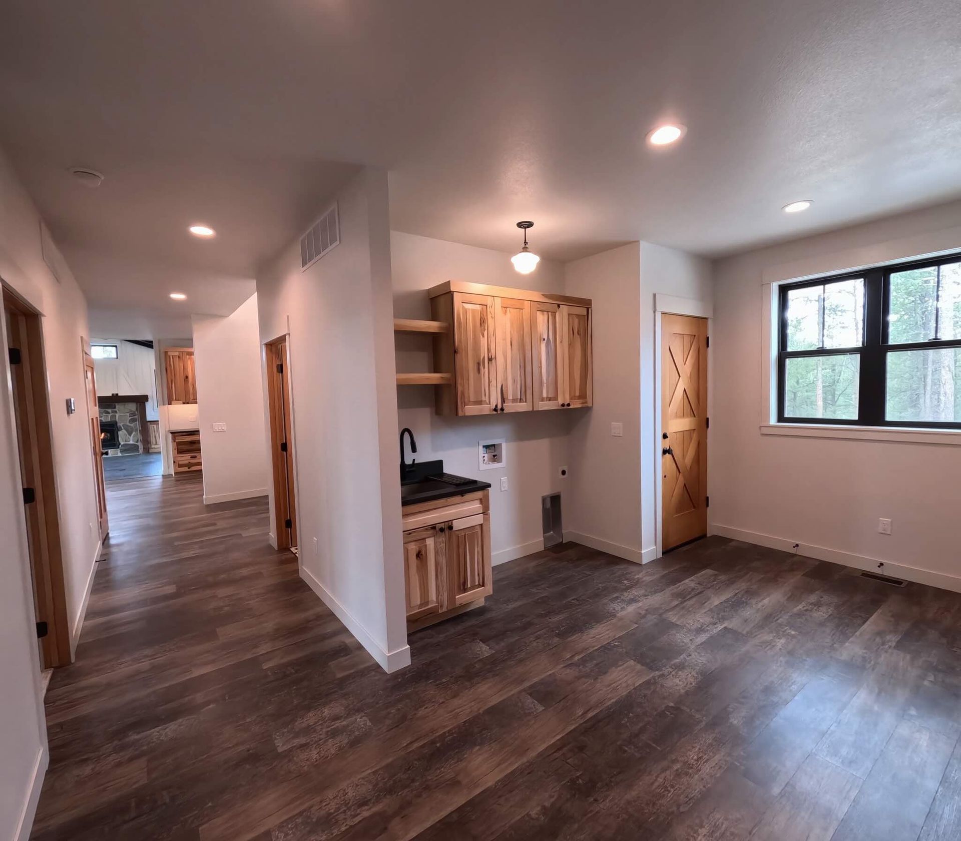 pros and cons of pocket doors