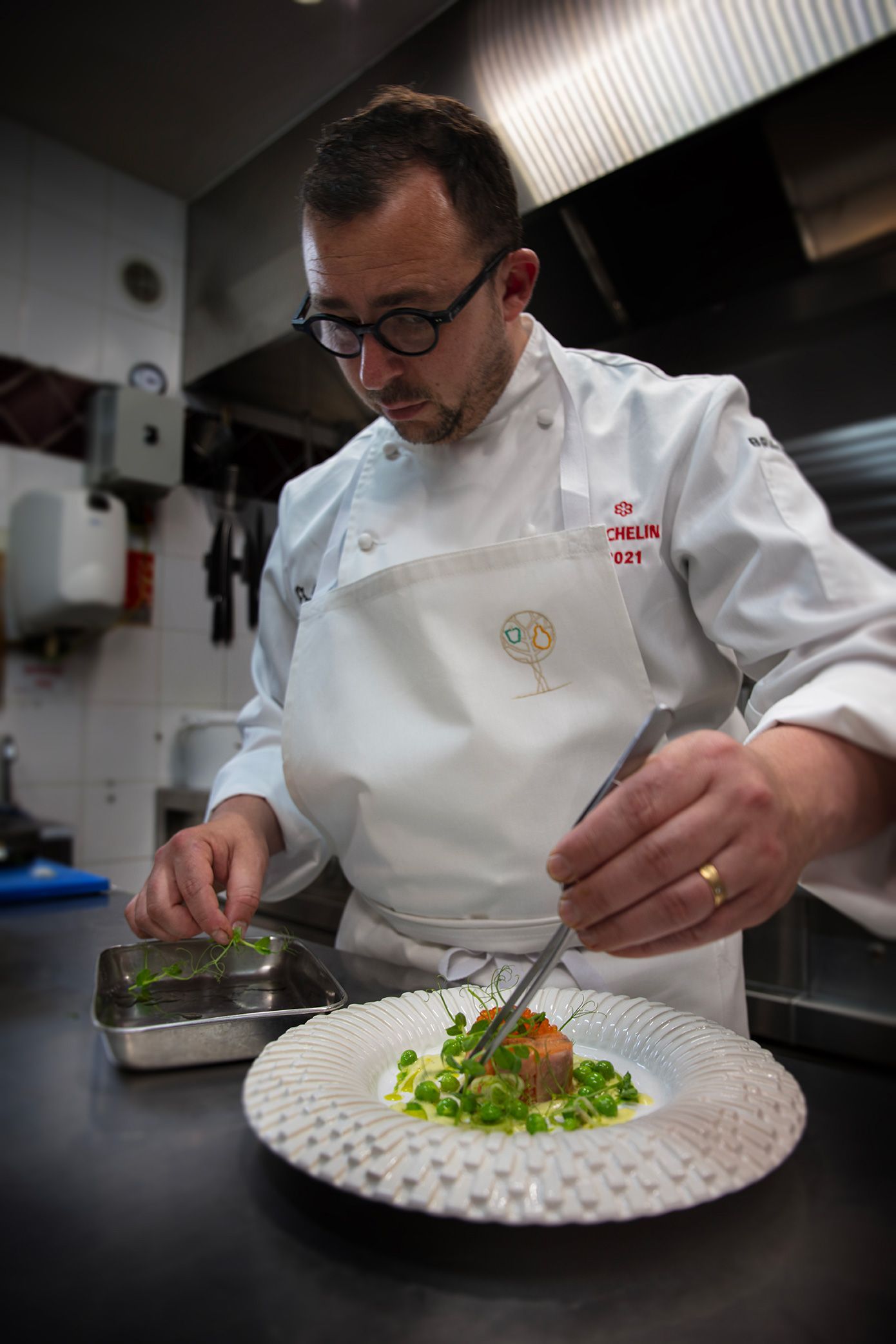 Plat gastronomique préparé par le chef étoilé Bastien Gillet