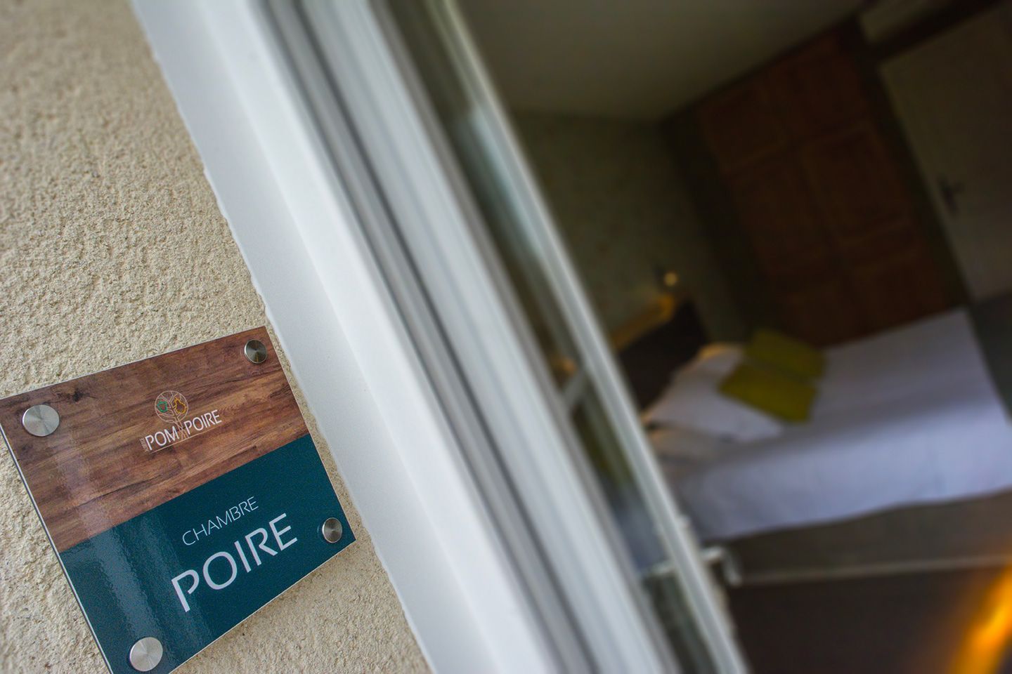 Signalétique chambre de l'auberge Pom Poire
