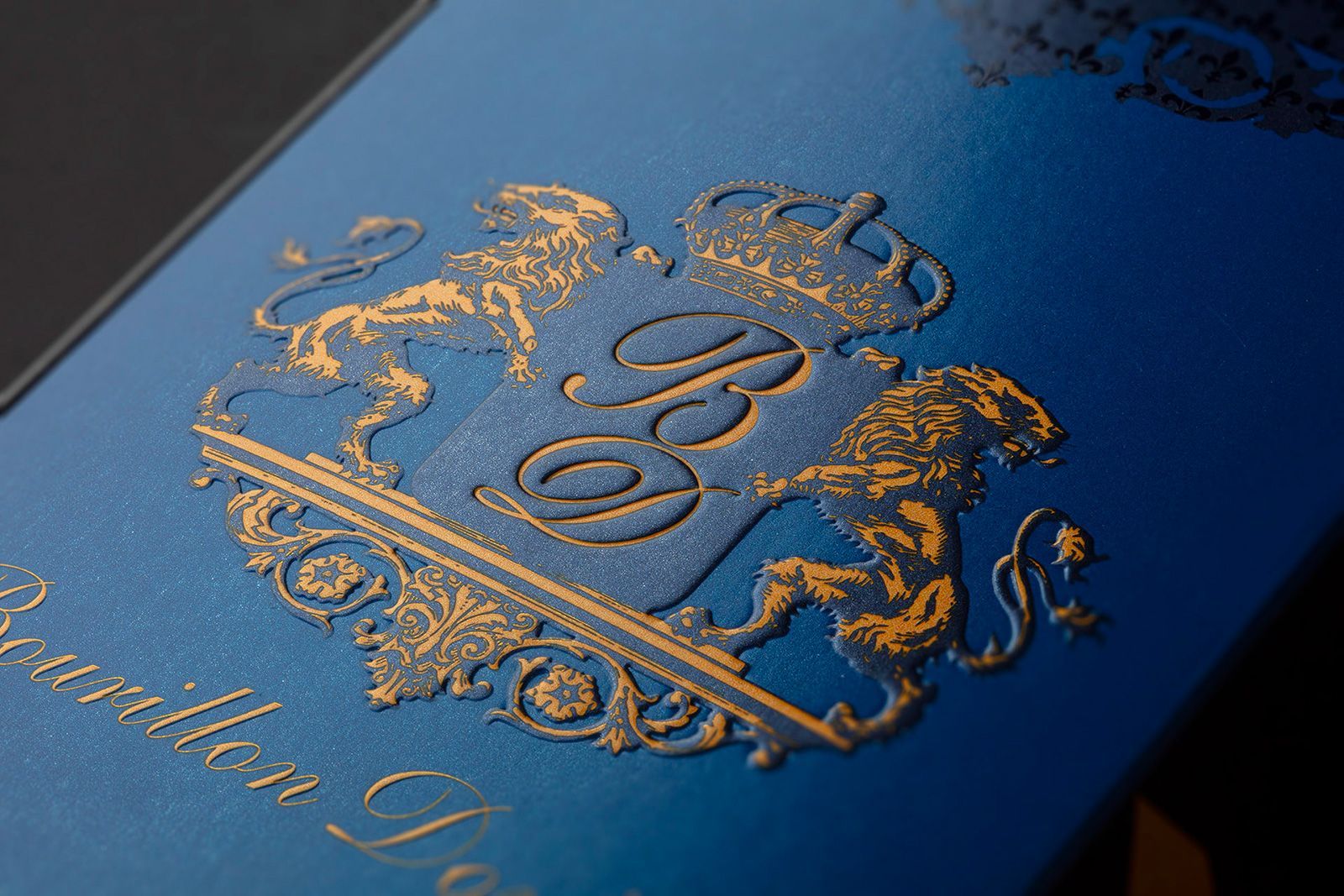 Zoom Étui impression avec vernis sélectif et gaufrage