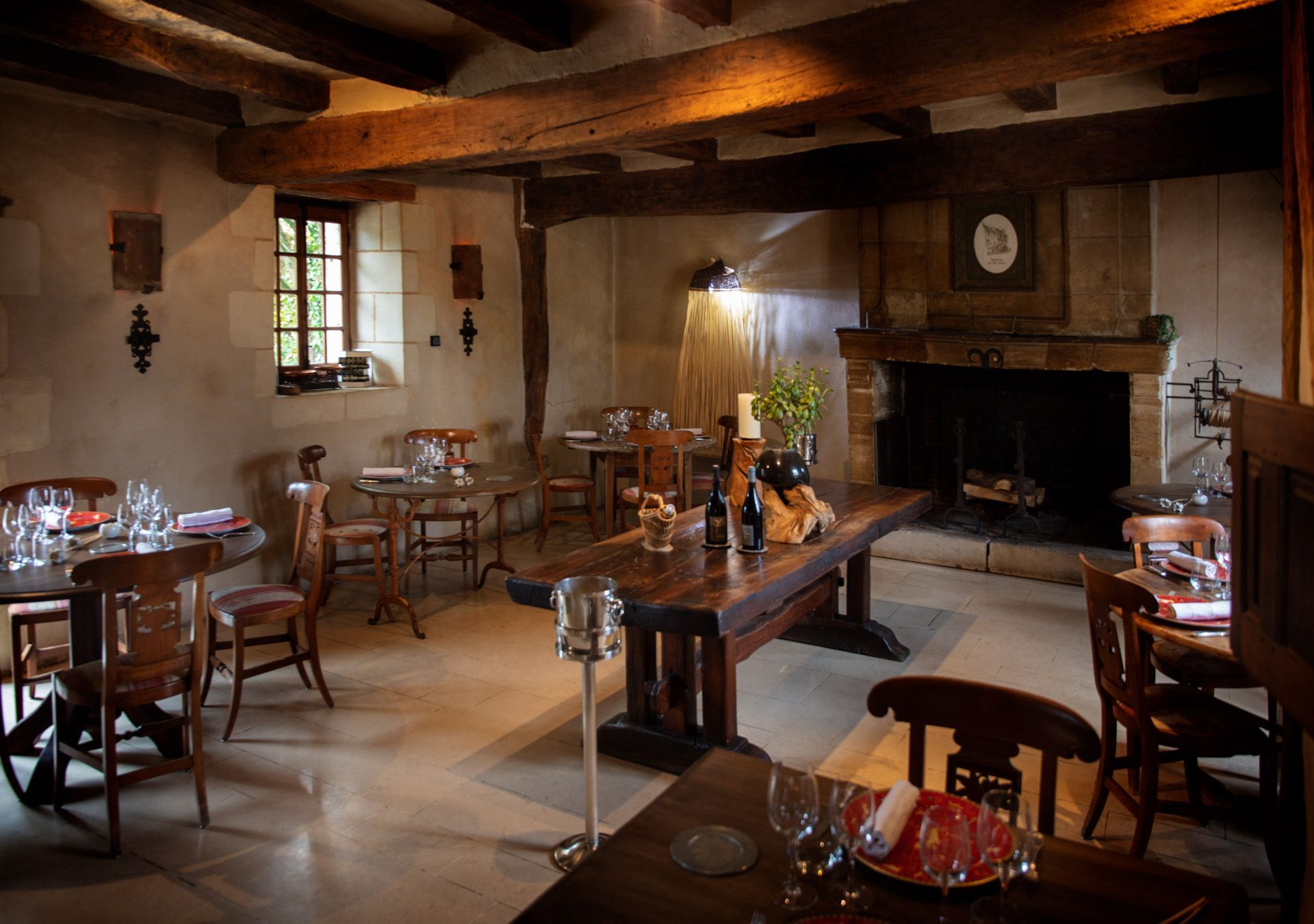 Auberge du 12ème siècle, restaurant étoilé à Saché