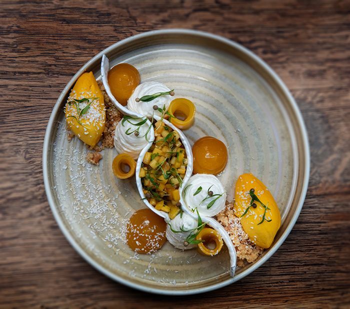 Dessert du chez Kévin Gardien du restaurant l'auberge du 12 ème siècle