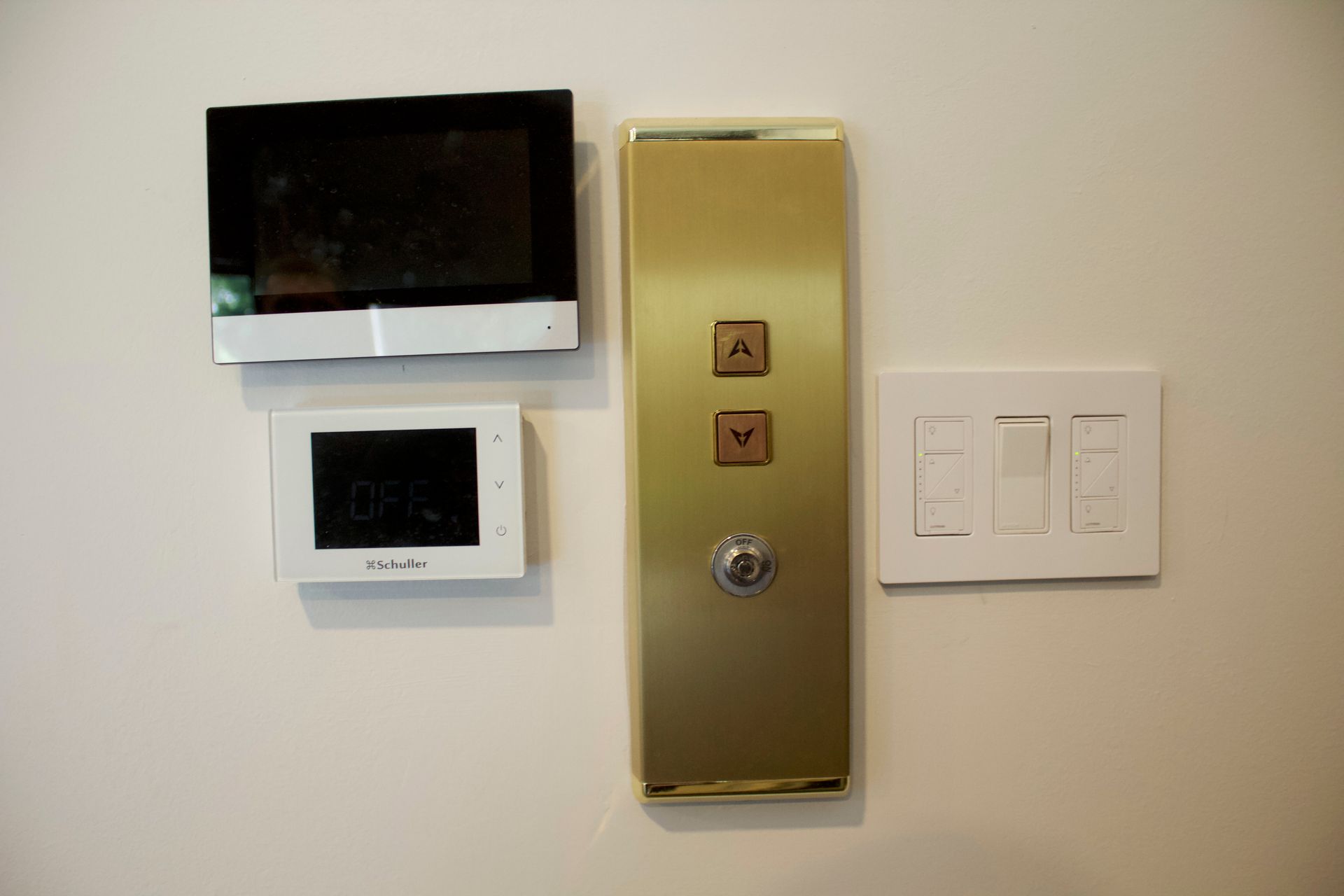 Industrial Scissor Lift Canada | Automotive Elevator Canada