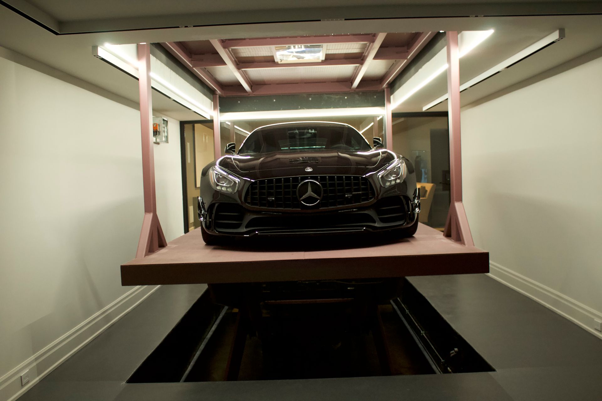 Car elevator Ontario | Scissor Lift Ontario