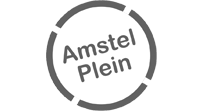 De tekst 'Amstel Plein' in een gesegmenteerde grijze cirkel.