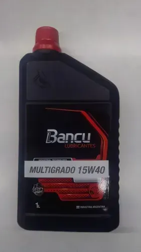 Botella negra de aceite de motor Bancu multigrado 15W40. Tapón y etiqueta rojos, texto blanco, capacidad de 1 litro.