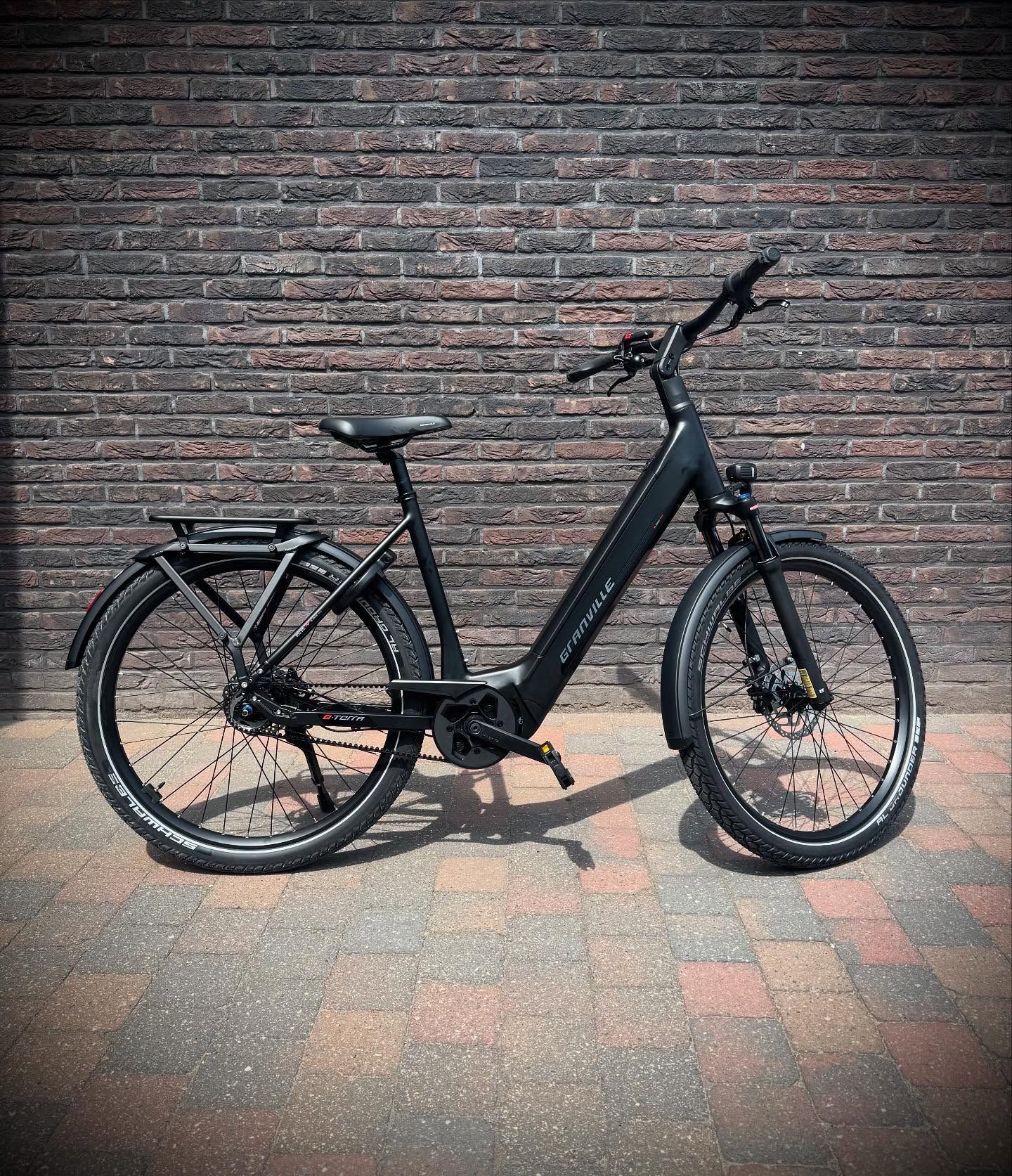 Granville E-Terra N1   ,een sportieve e-bike met alles erop en eraan.