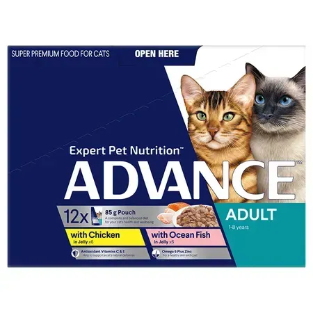 Box of Advance cat food, with two cats, and text indicating chicken and ocean fish flavors.