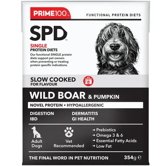 Dog food container, "Prime100 SPD" Wild Boar & Pumpkin flavor. Features a dog portrait, and lists benefits for digestion, dermatitis, and gut health.