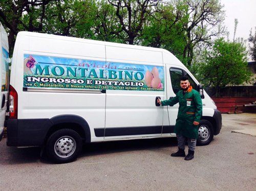 Furgone distribuzione uova