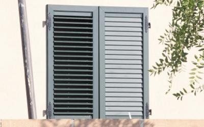 Persiana per finestra con lamelle orientabili