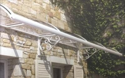 Pensilina in ferro battuto bianco e vetro