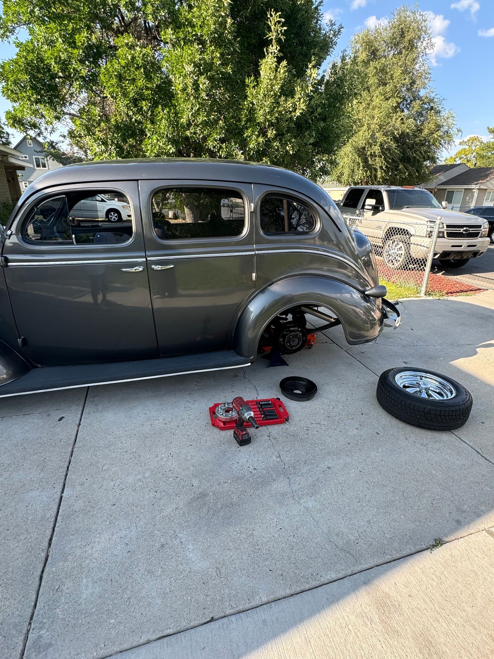 Classic car tire and brake repair service at home in Salt Lake City