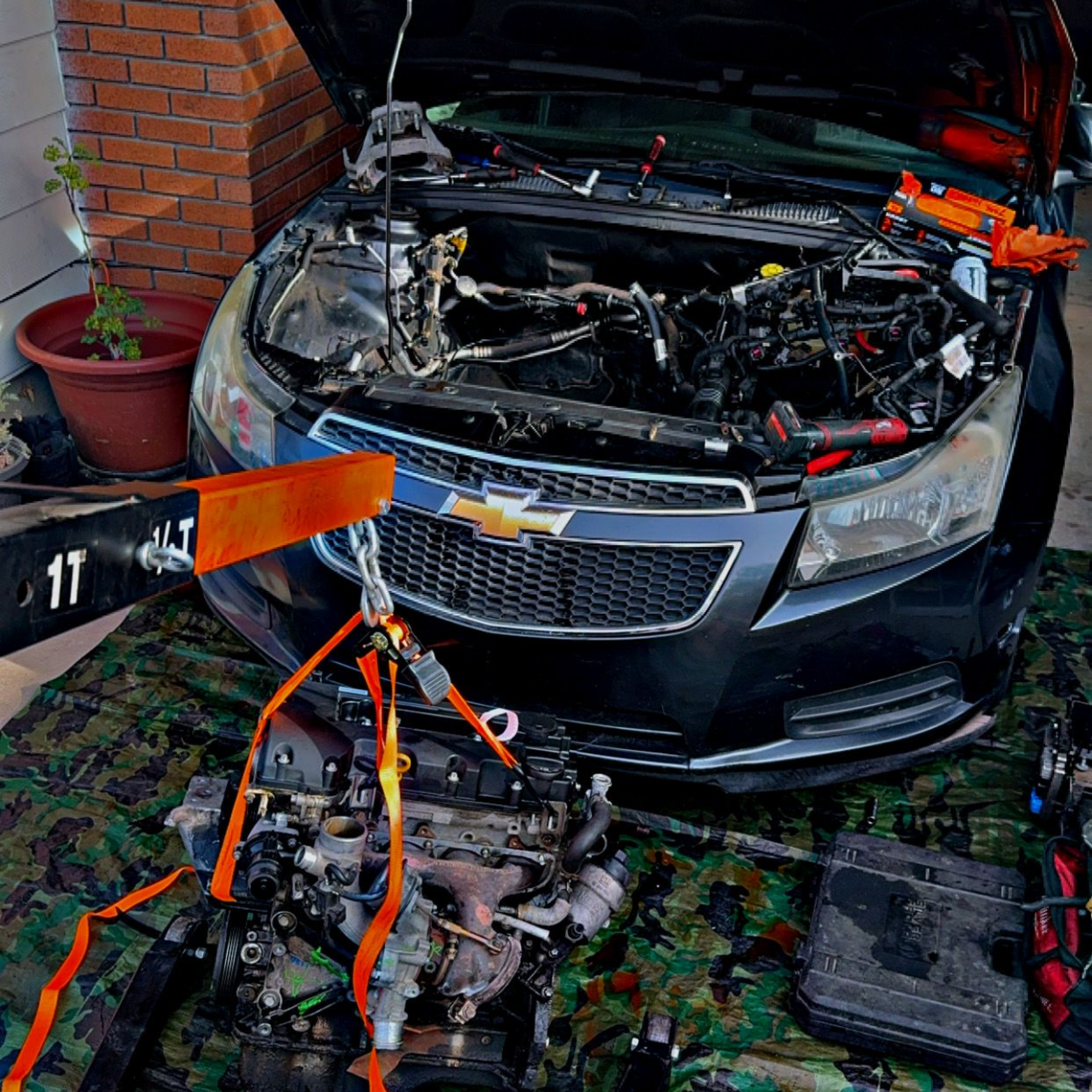 Engine removal and replacement service by mobile mechanic in Salt Lake City