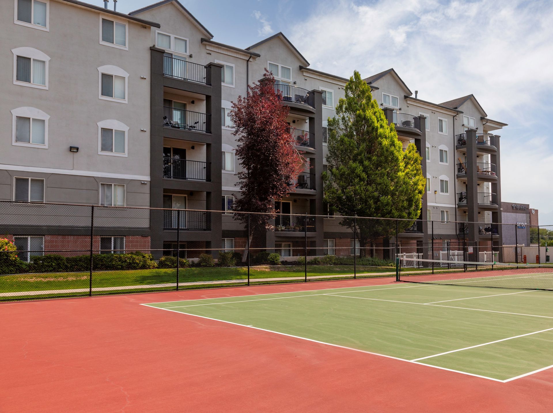 LAUNDRY FACILITY ON-SITE