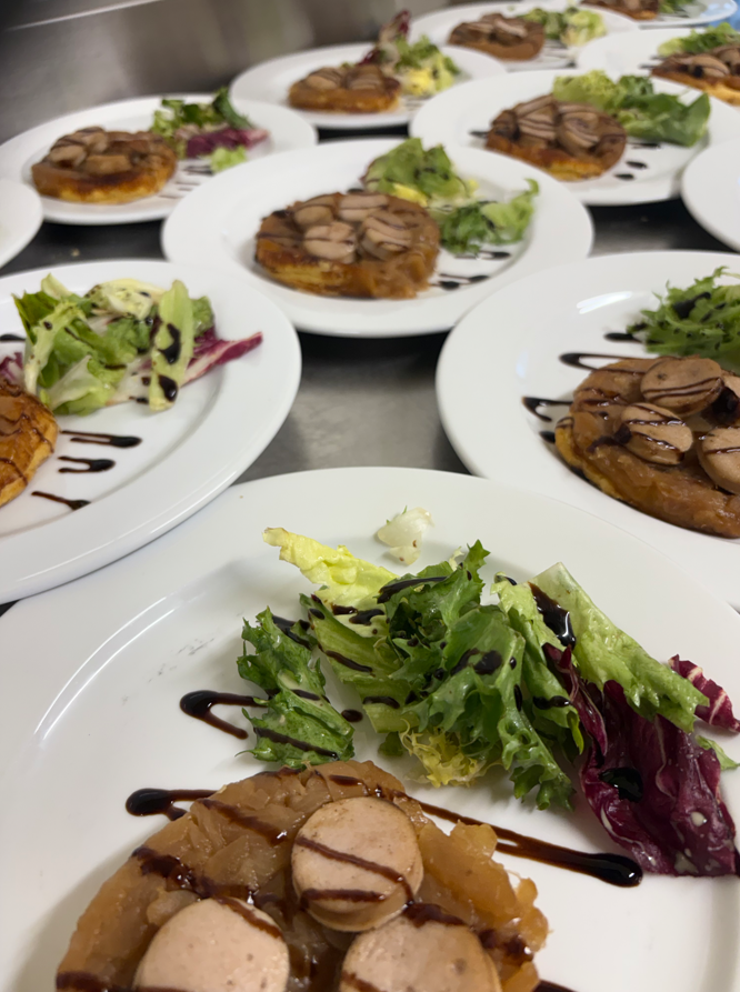 Plats à l'assiette : pâtisserie ronde par Chez Bex, traiteur au Havre