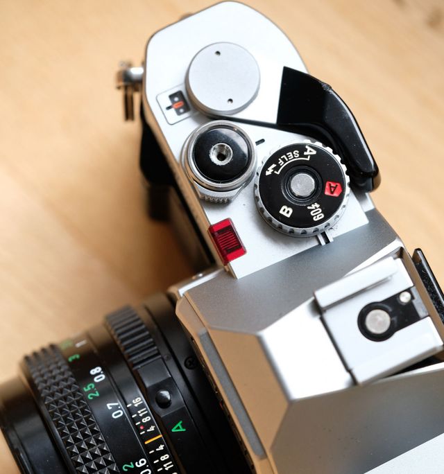 CANON AV-1