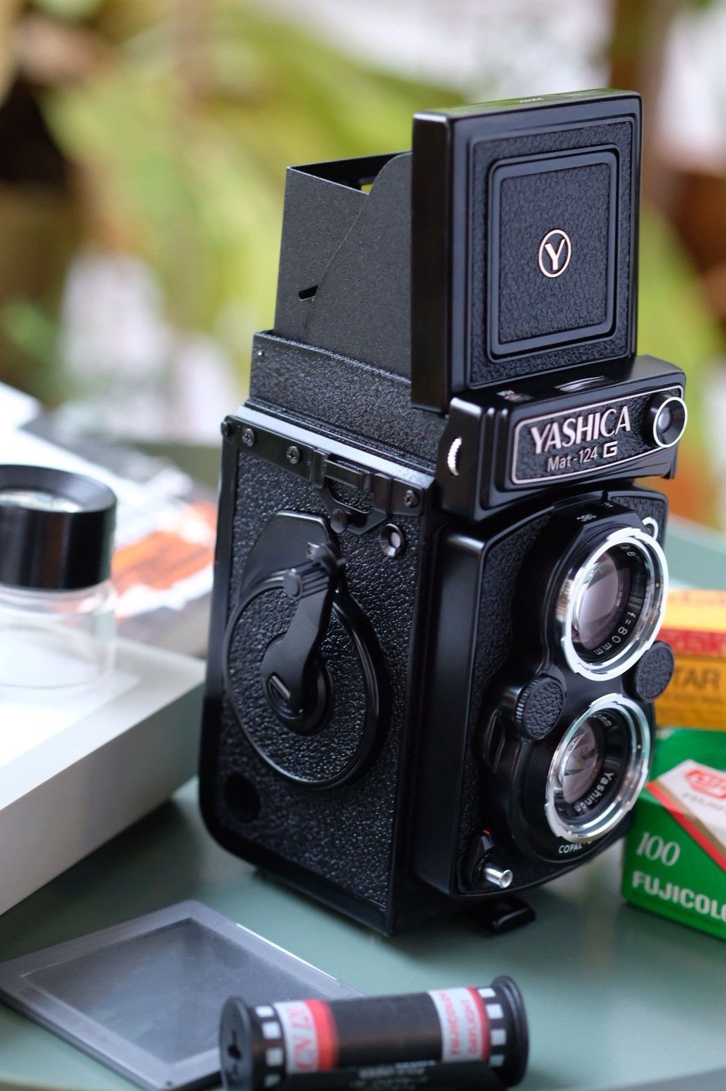 YASHICA MAT 124G