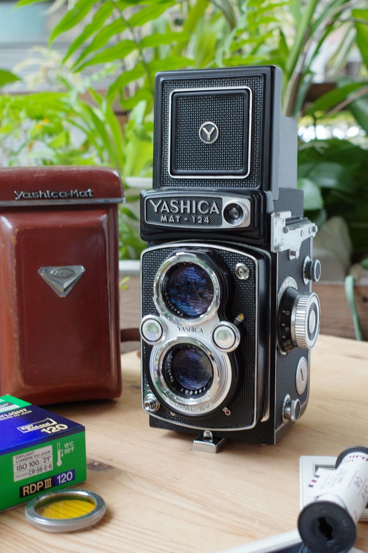 YASHICA MAT 124