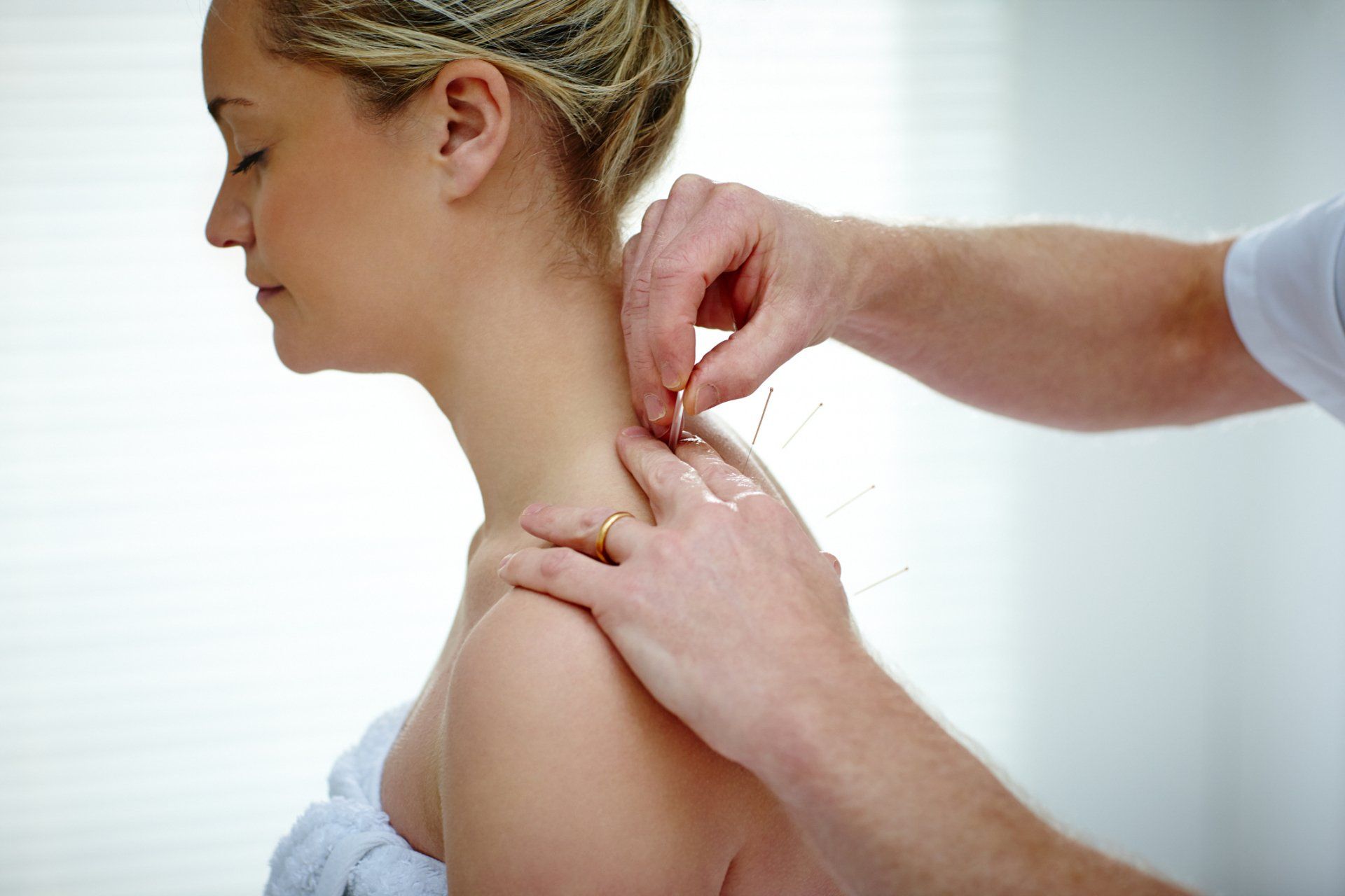Women Shoulder and Neck Pain — Vancouver, WA — Vancouver Acupuncture