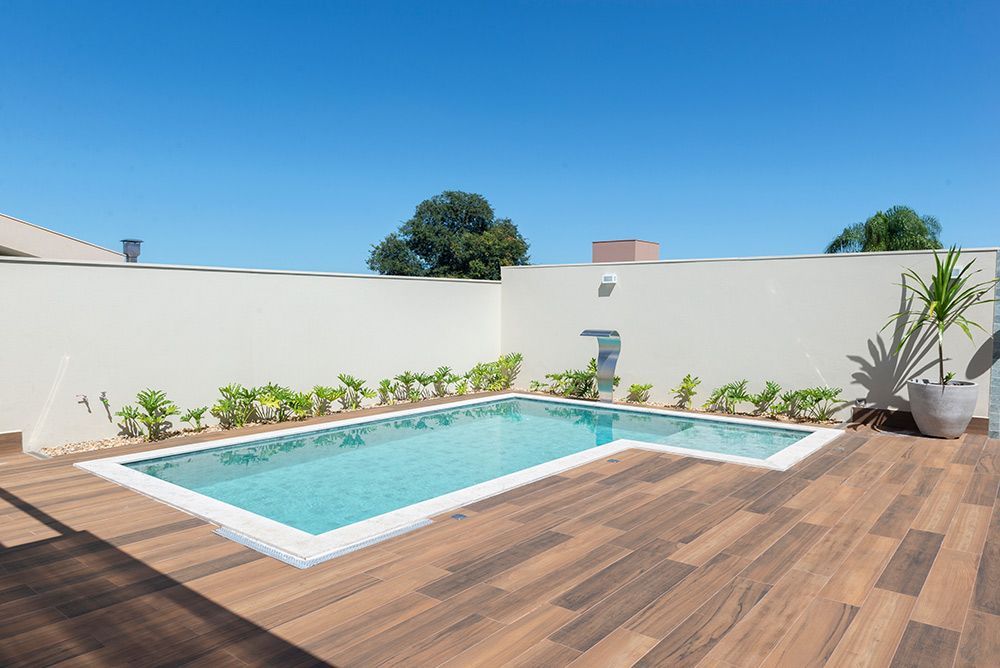 Modern External Swimming Pool — North West Heating, Cooling and Refrigeration in Taminda, NSW