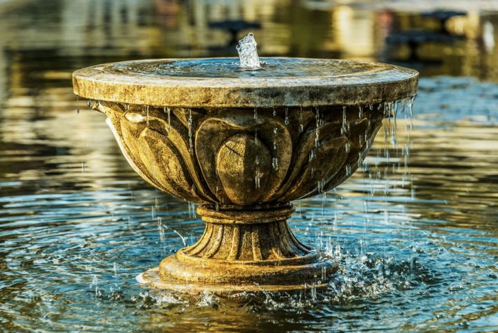 restauro di fontana antica