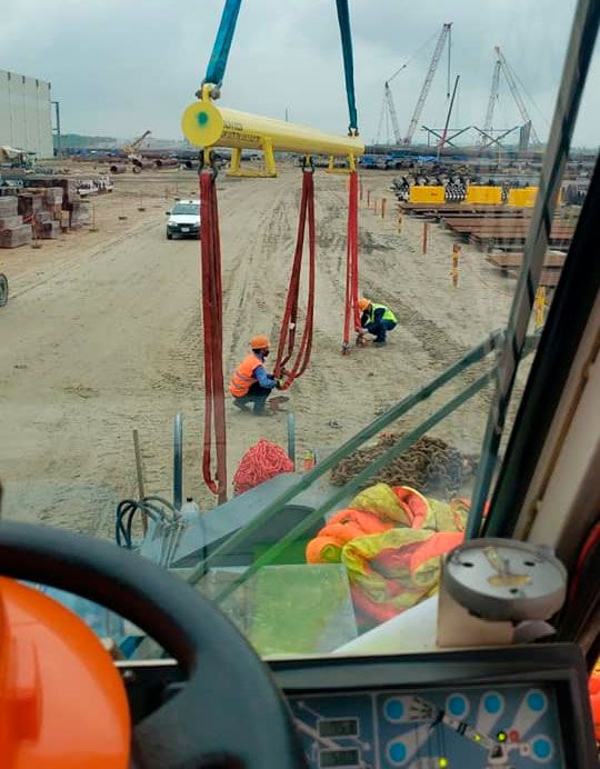 seguridad en grúas, maquinaria industrial