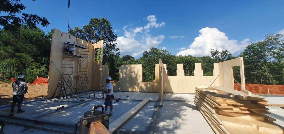costruzione di abitazione con struttura di legno