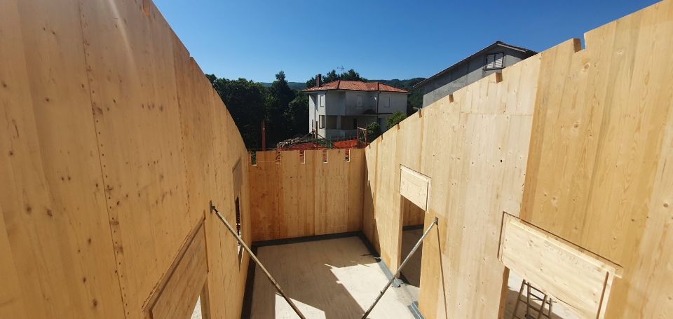 costruzione di una casa in legno X-Lam
