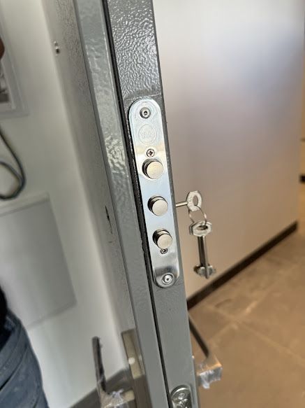 התקנת  מנעול כספת 