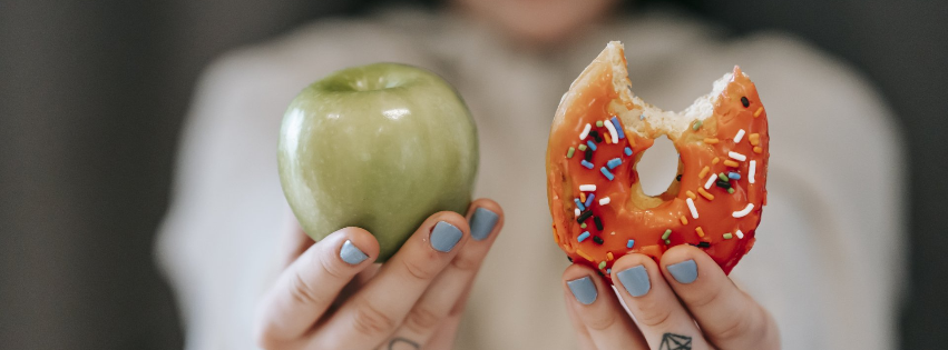 Choosing between an apple and a doughnut