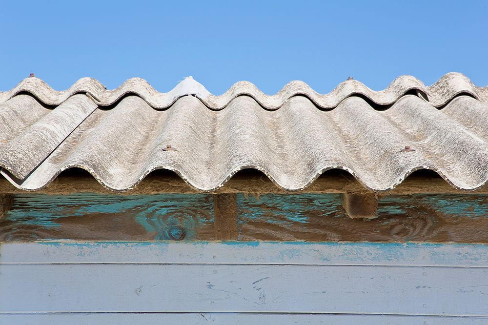 How to Identify Asbestos in your Garage Roof