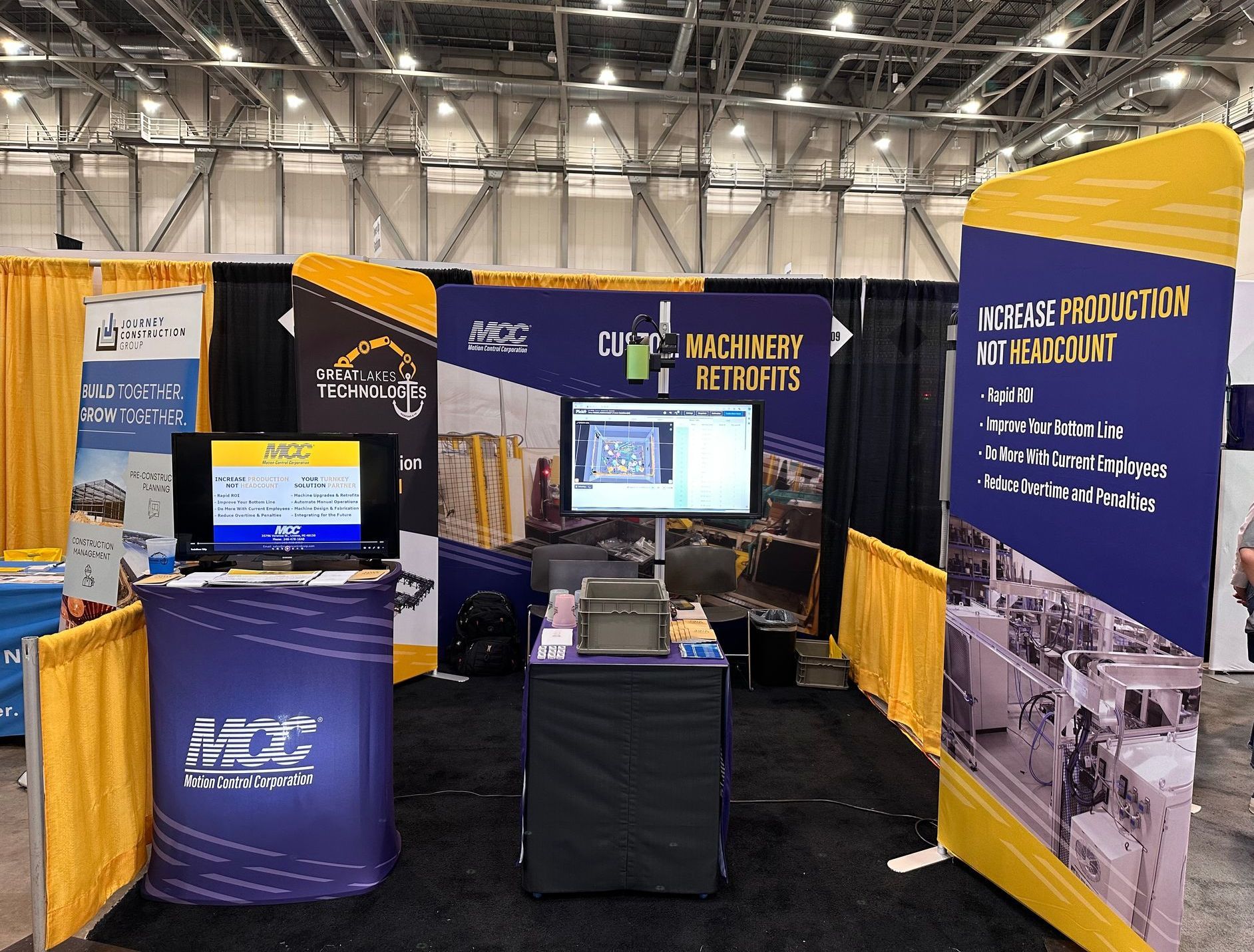 A booth with a sign that says machinery on it