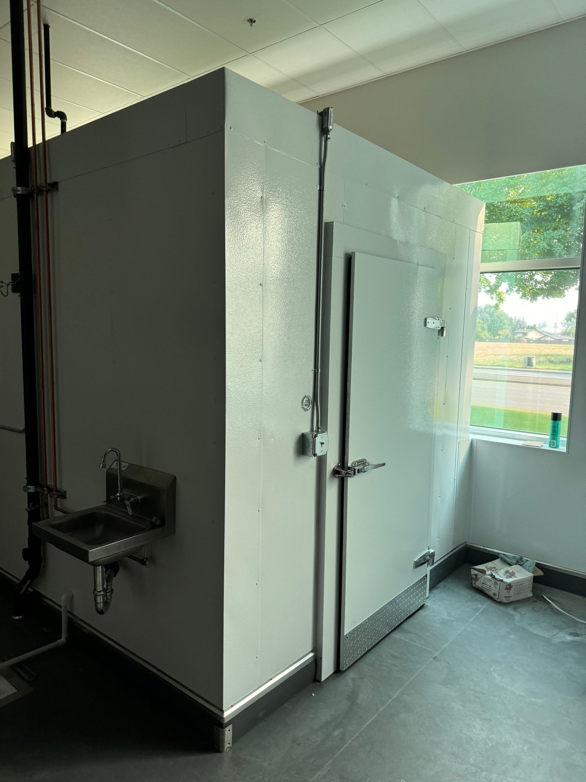 HVAC/R SERVICING ON COOLER/ FREEZERS